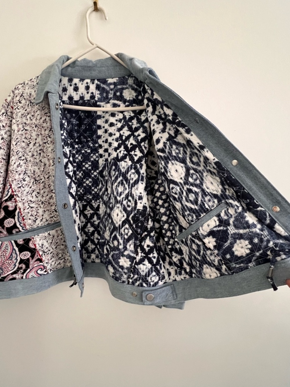 Blank NYC Patchwork Quilted Jacket | Floral & Paisley Cropped Jacket M/L - Picture 4 of 4